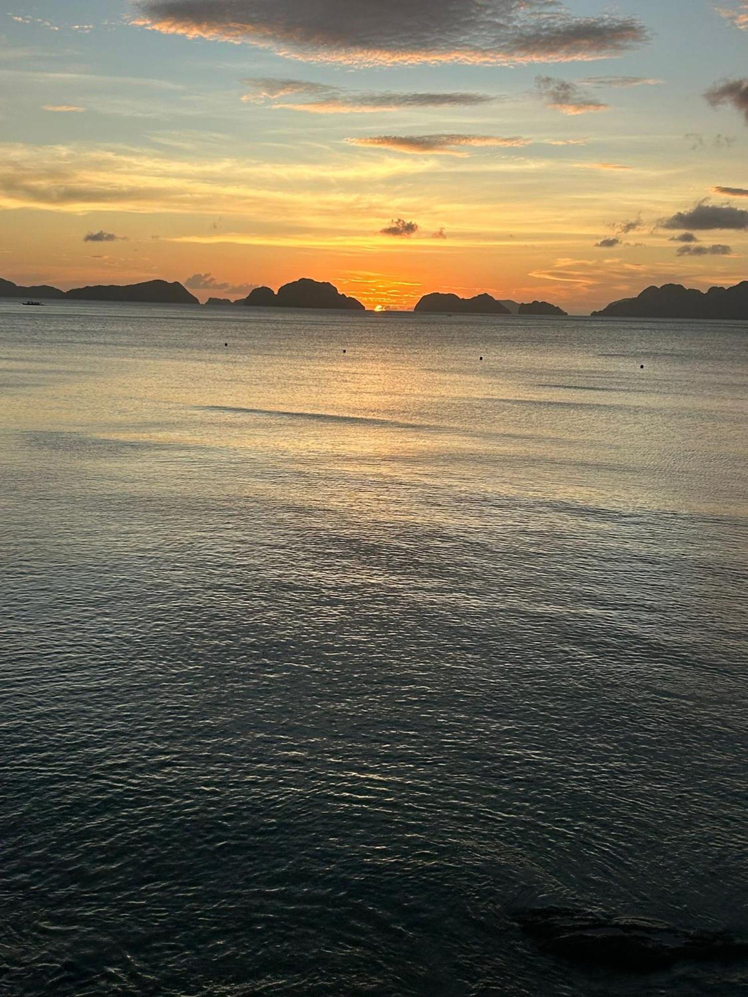 Hut Sunset Island View Hotel El Nido Bagian luar foto